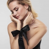 Черные ленты для связывания SILKY SENSUAL HANDCUFFS - Bijoux Indiscrets - купить с доставкой в Самаре