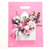 Розовый пакет с цветочным принтом и вырубной ручкой (40х31 см) - Сима-Ленд - купить с доставкой в Самаре