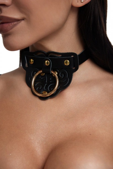 Черный фигурный кожаный ошейник с золотистой фурнитурой - Crazy Handmade - купить с доставкой в Самаре